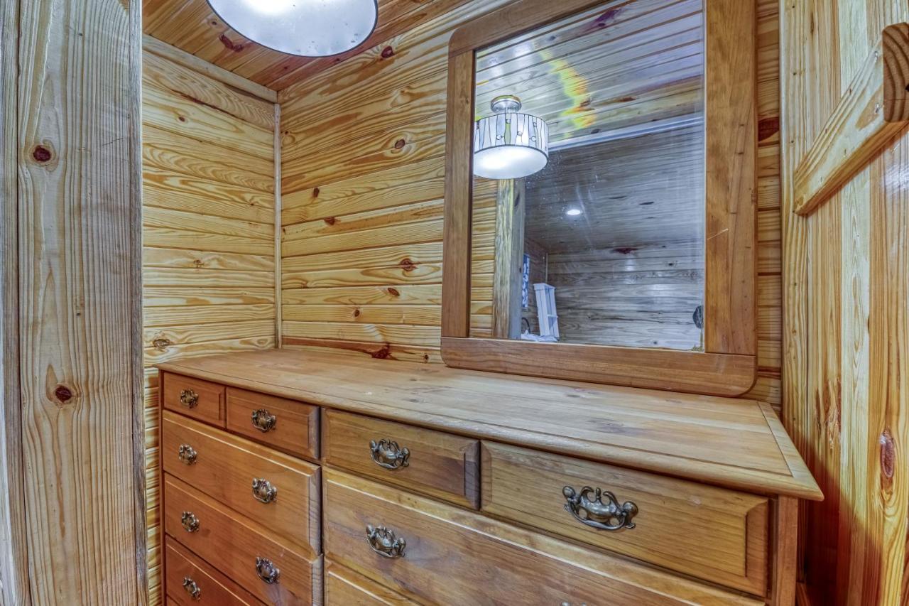 The Gemini-A Dreamy, Waterfront Tiny Cabin Rogersville Zewnętrze zdjęcie